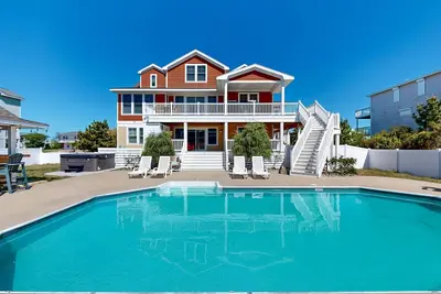 Image de Ocean view, steps to beach w/ Free Wifi, private pool/hot tub & cabana - dogs Ok