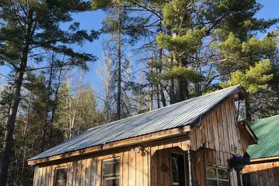 Image de Sun drenched cozy cottage on budding 17 acre homestead