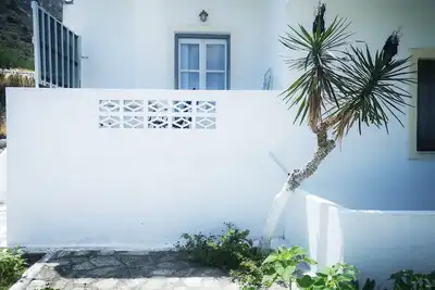 Image de Serenity surrounded garden Bungalows 5 min walk from the beach