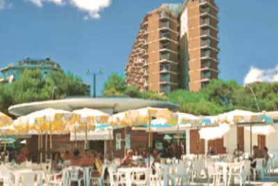Appartement de vacances avec piscine commune et climatisation