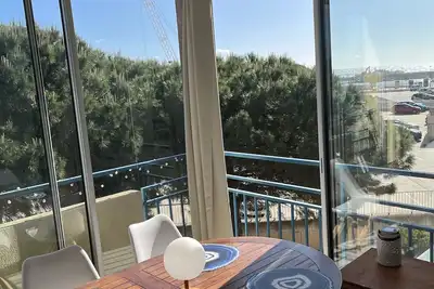 Image de T2  classé 3 étoiles avec loggia au port d'Argelès