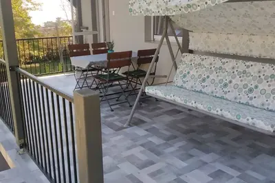 Image de Maison de vacances familial avec piscine et aire de jeux pour enfants
