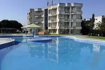 Image de Studio avec piscine extérieure