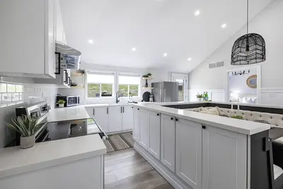 Image de Carnegie Beach Retreat (with Water Access)