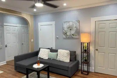 Image de 🍀Cozy Modern Home🍀10Min to Boston, Airport, Colleges