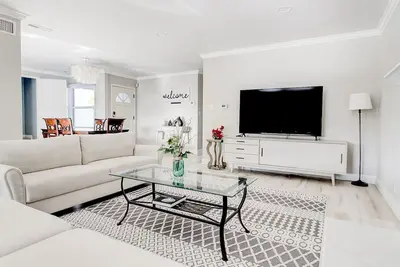 Image de Cheerful 4-bedroom 3 bath villa with hot tub