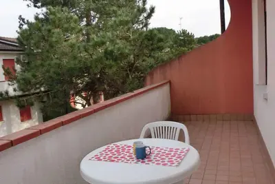 Image de Appartement de vacances avec climatisation, balcon et piscine