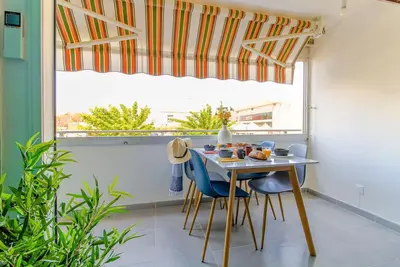 Image de 2 Spacieux et lumineux -Parking et Services inclus