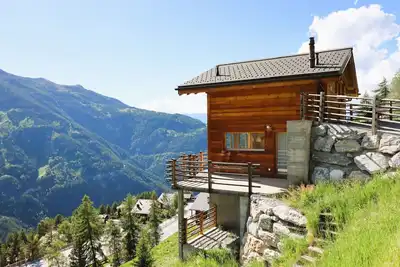 Image de Extérieur : Chalet individuel sur 3 étages avec vue magnifique, pour 4 personnes - environ 80m2Intér