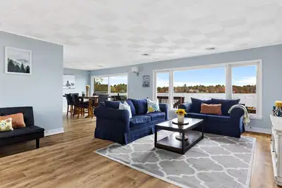 Image de Lakefront Catskills Escape with Hot Tub, Game Room, and Theater!