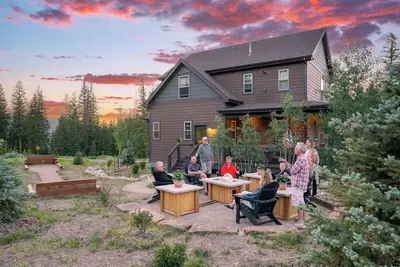 Image de 2185 Pioneer with Private Hot Tub