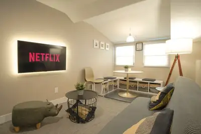 Image de Modern Private Unit - Mins away from Everything in Pasadena!