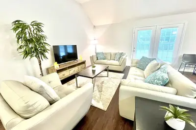 Image de 3 Bedroom • Pet welcome 🐶 • Next to Savannah and Sav airport!