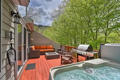 Image de Family-Friendly Hancock Home: Walk to Slopes!