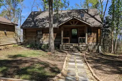 Image de Cozy cabin with great views overlooking Lake Seminole. (Pet friendly)