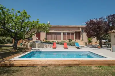 Image de Villa avec piscine au pied du Luberon