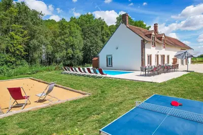 Image de So Villa Les Houx (45) - Piscine chauffée - Foot - 2h Paris - 30p.