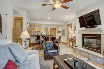 Image de 2 Br Condo Arrowhead Village, Walking Distance to Lift by RedAwning