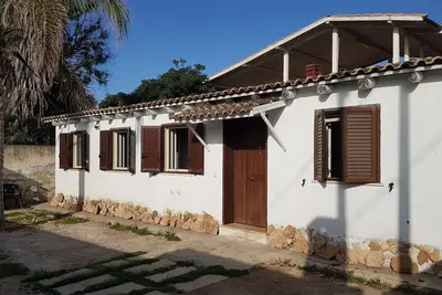Image de Air-conditioned cottage 350 m. from the sea (beach) Noto-Avola (Sr)