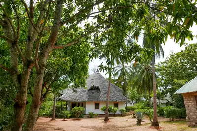 Image de Romantic Holiday home with tropical garden and private pool near the beach