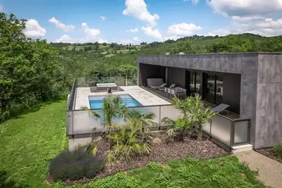 Image de Villa Romana : Luxe et Relaxation avec Piscine Privée et Jacuzzi Exclusif