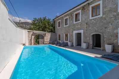 Image de Stunning home in Tribalj