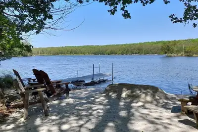 Image de Spacious Lakefront 4 bedroom, 2 bath Mountain Retreat with Private Beach, Kayaks