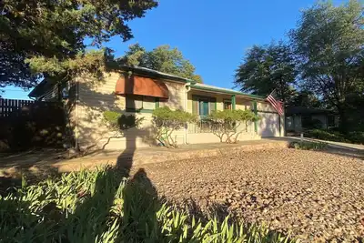 Image de Beautiful, peaceful home walking distance to Historic Downtown Prescott