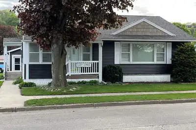 Image de 5 bed, 2 bath house in Guttenberg Iowa on The Mississippi River, Sleeps 10