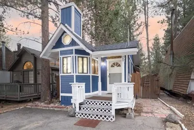 Image de Blue Bear Cottage-2 Bedroom Cabin with hot tub