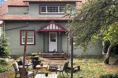 Image de ♥️ of UofO pristine residence for the World Championships