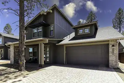 Image de Modern Newly Built 4bd/3. 5 Ba Flagstaff House with Ac and Game Room