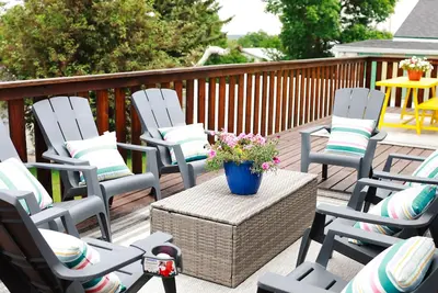 Image de Fabulous multi family home next to the Cardston Temple, 30 minutes from Waterton