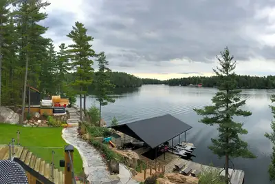 Image de Muskoka Lakefront Resort - 5 Bedroom Modern Cottage