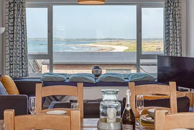 Image de Pass the Keys | Sea View Apartment in centre of Rhosneigr