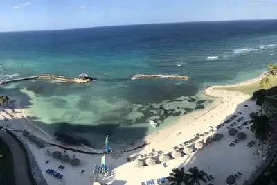 Image de Beachfront 12th Floor Penthouse Living with Resort Access