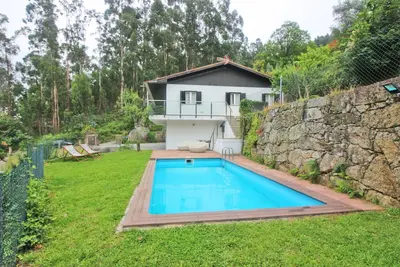 Image de Maison avec piscine et vues fantastiques -Gerês