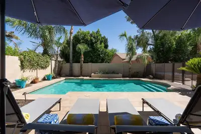 Scottsdale Family Oasis, Htd Pool & Spa, Fire Pit, 5 Star Kierland area!