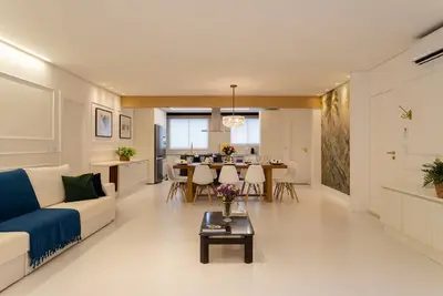 Image de Contemporary Luxury Open-Plan Apartment with all-new state of the art appliances