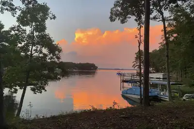 Image de Lakefront Luxury Apartment on Lake Murray ~Next to Marina & 10 min to Lexington