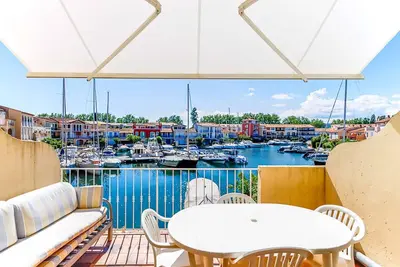 Image de Appartement duplex 2 chambres à Port Grimaud - Terrasse vue canal, Wifi