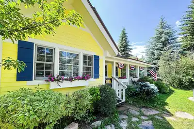 Image de Mountain Daisy Redstone l Newly Remodeled Mountain Getaway