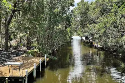 Image de Waterfront home in Old Homossassa w/ hot tub and kayaks 🎣