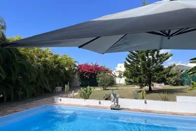Image de Villa familiale créole au cœur d'un magnifique jardin arboré avec piscine privée