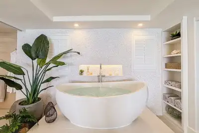 Image de Spacious 2 Bdrm Remodeled Oceanfront 01 unit