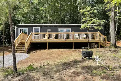 Image de Country Cabin on Pond Hosted by Randy and Max