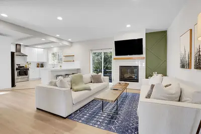 Image de Spacious Modern Townhouse w/Private Rooftop Deck