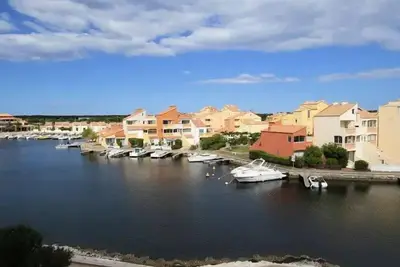 Image de Superbe studio face Marina avec piscine collective 4pv47e