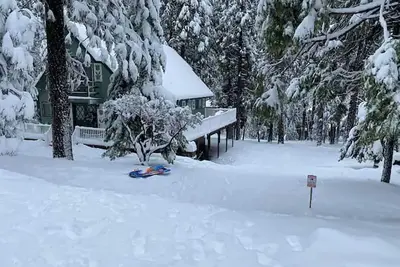 Image de Family Cabin In Quiet Neighborhood Near Hiking