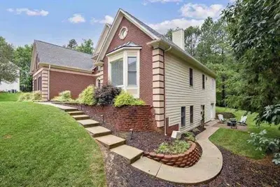 Image de 1-bedroom guesthouse, 11 minutes to Charlotte Motor Speedway